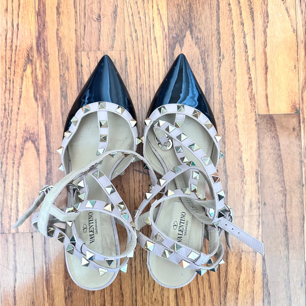 Valentino Rockstud Accents Patent Leather T-strap pumps